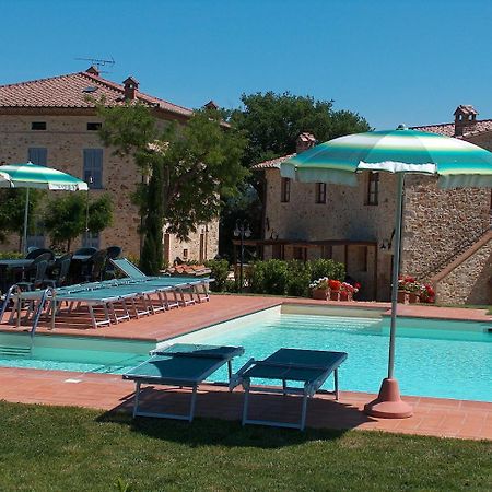 Gasthaus Borgo Il Villino Casole dʼElsa Exterior foto